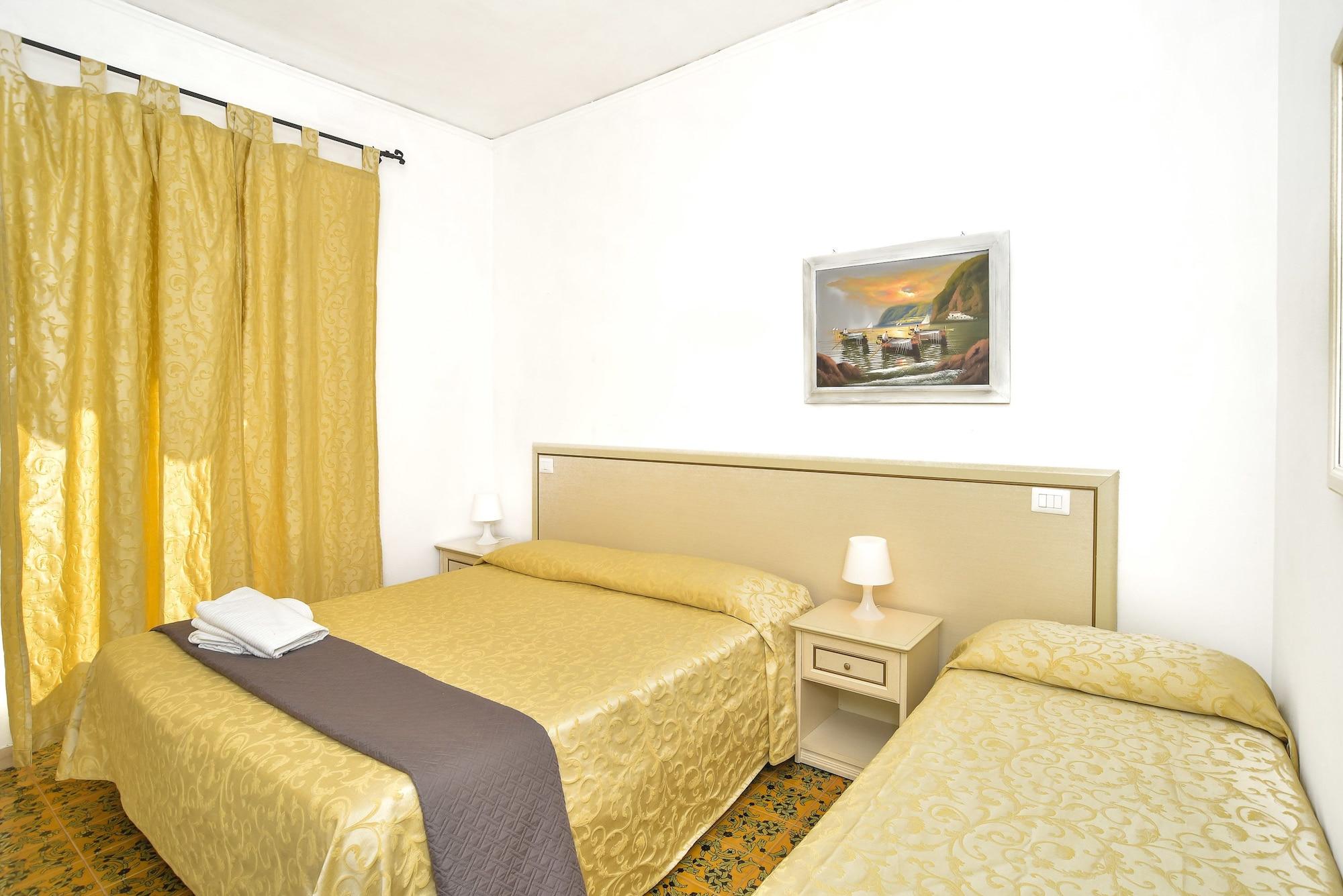 Charme Hotel La Villa Tina อีสเกีย ภายนอก รูปภาพ