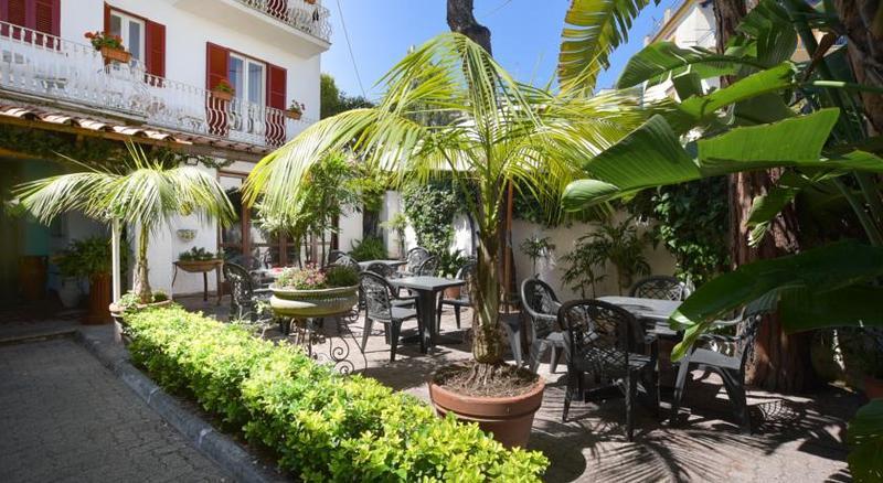 Charme Hotel La Villa Tina อีสเกีย ภายนอก รูปภาพ