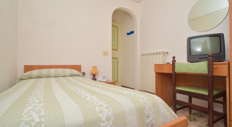 Charme Hotel La Villa Tina อีสเกีย ภายนอก รูปภาพ