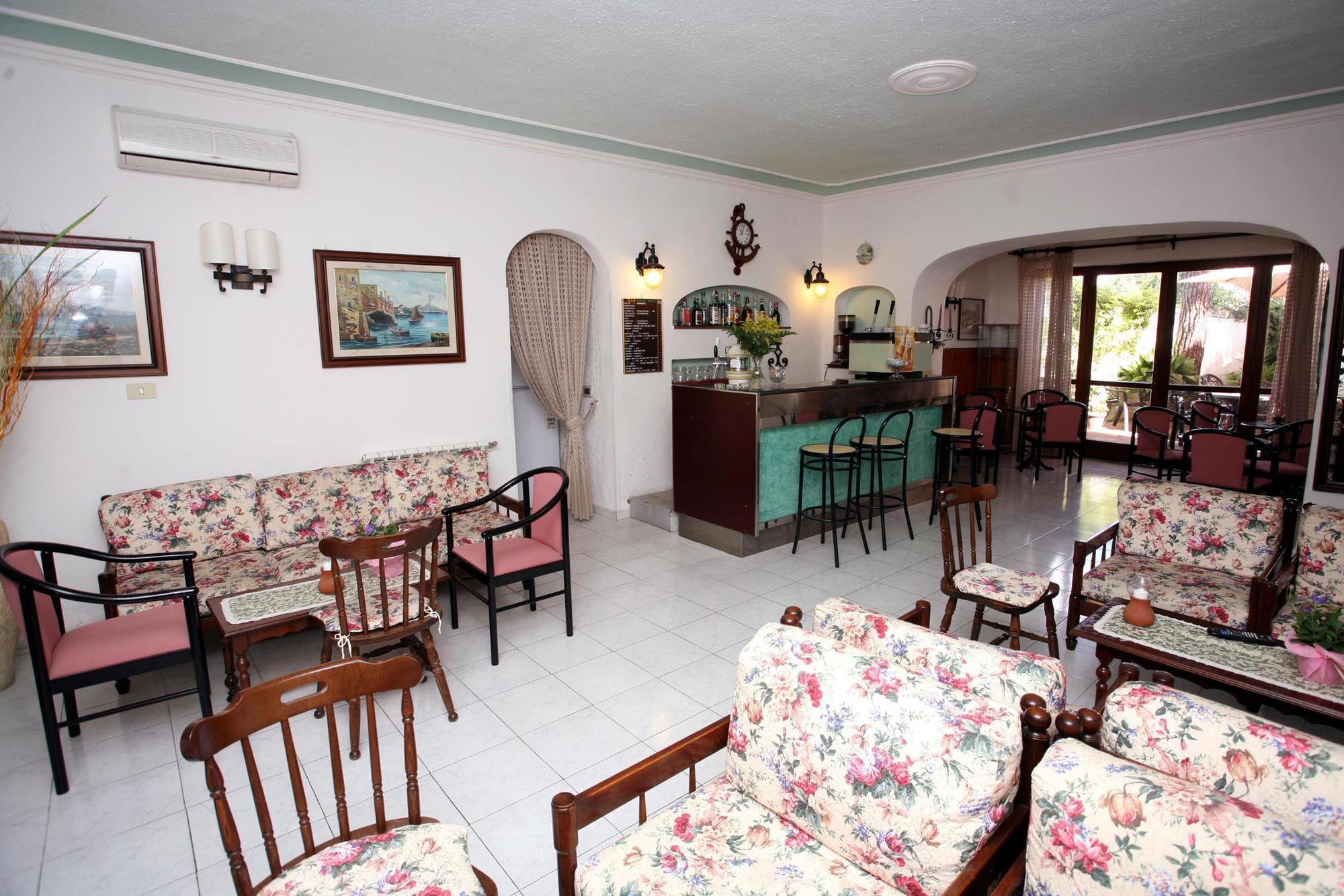 Charme Hotel La Villa Tina อีสเกีย ภายนอก รูปภาพ