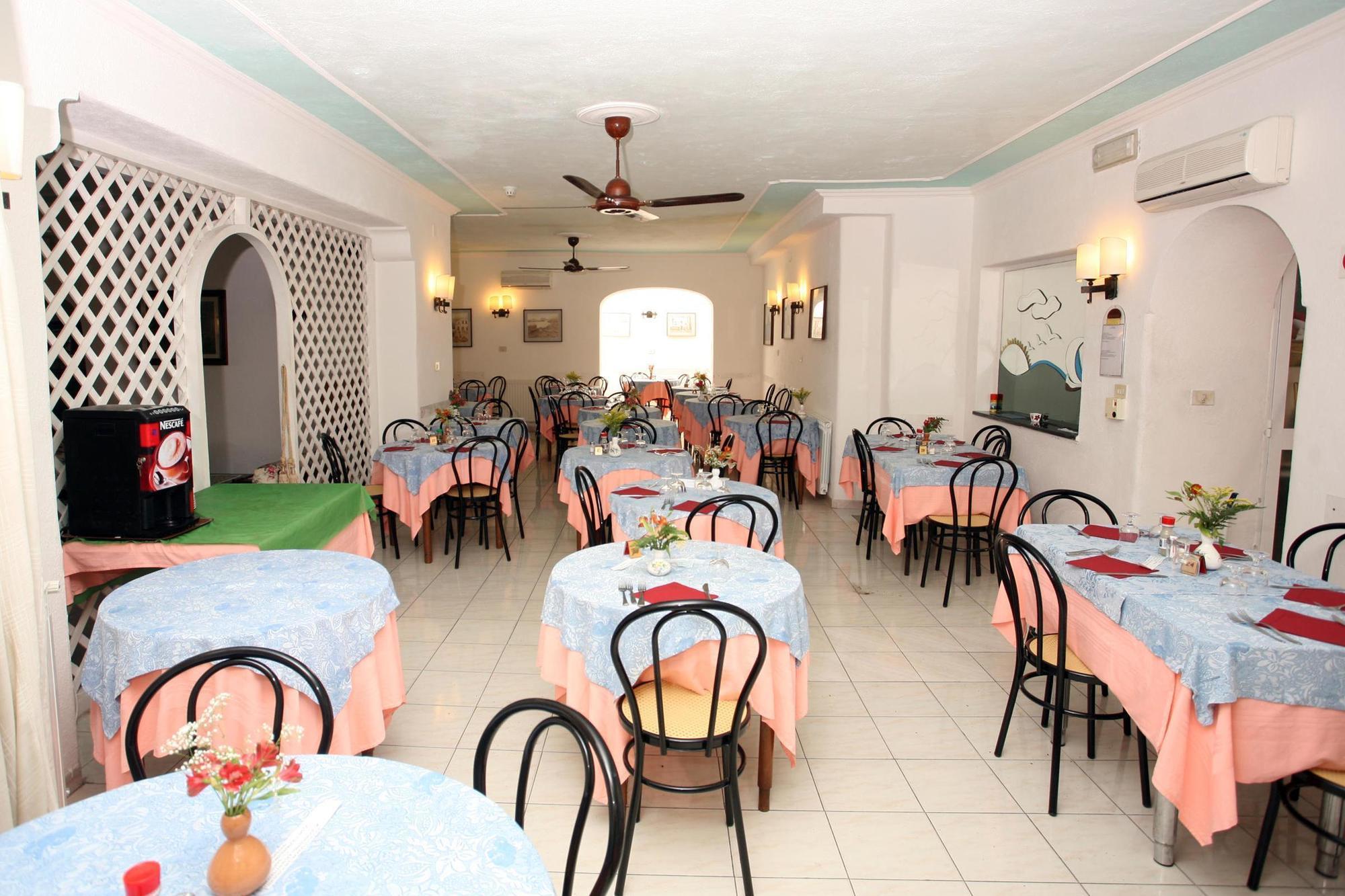 Charme Hotel La Villa Tina อีสเกีย ภายนอก รูปภาพ
