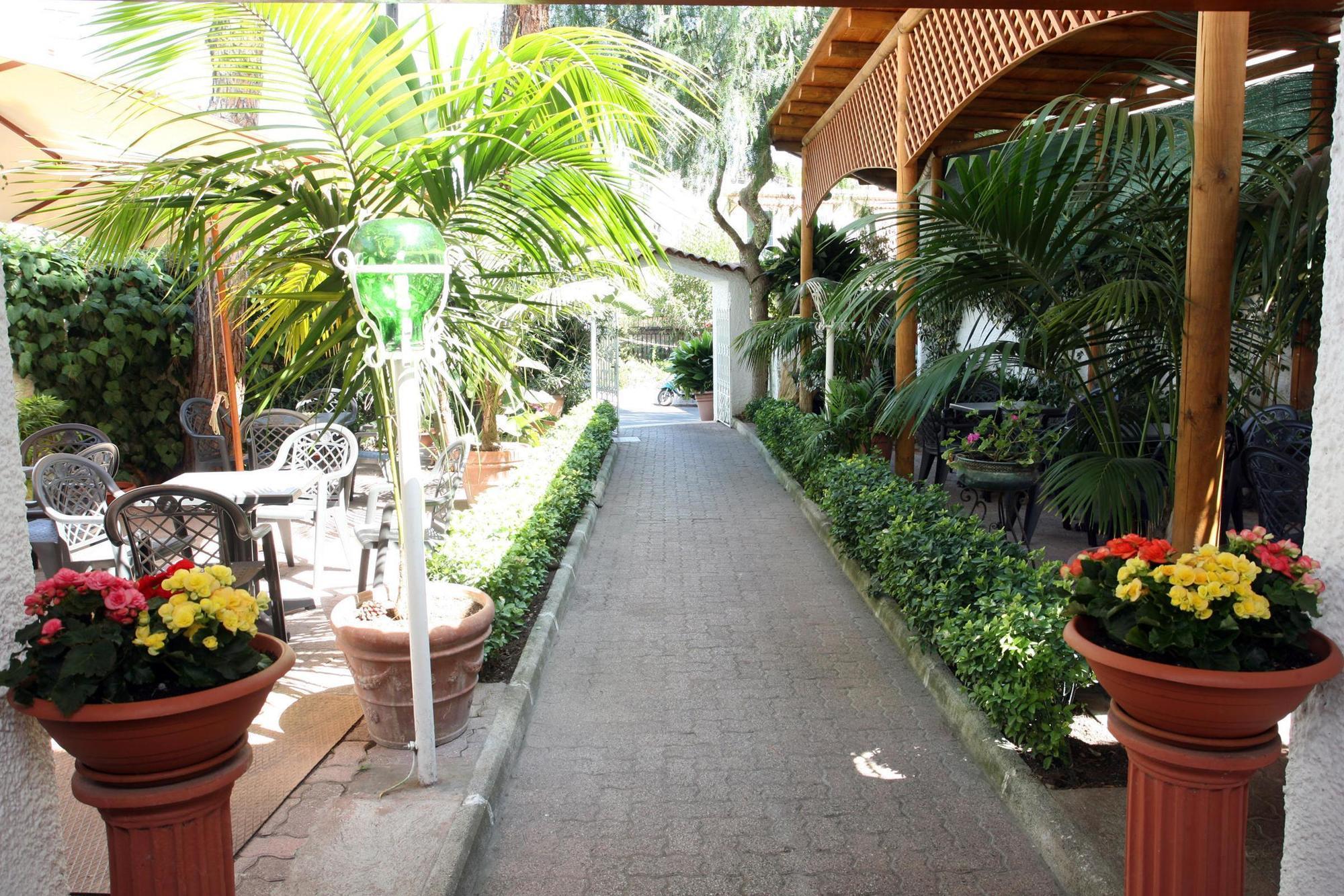 Charme Hotel La Villa Tina อีสเกีย ภายนอก รูปภาพ