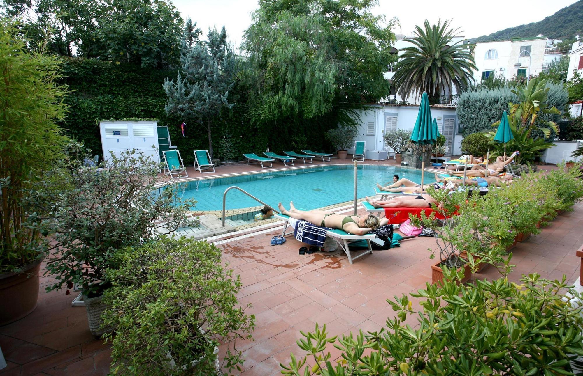 Charme Hotel La Villa Tina อีสเกีย ภายนอก รูปภาพ