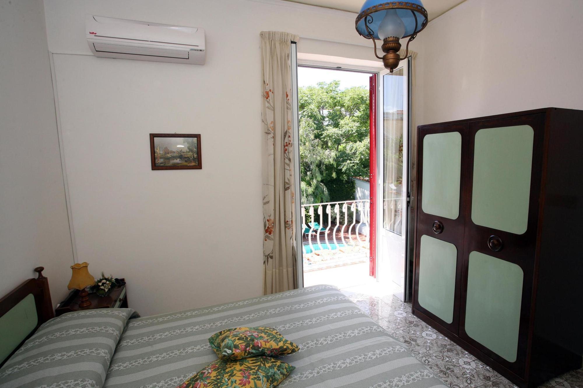 Charme Hotel La Villa Tina อีสเกีย ภายนอก รูปภาพ