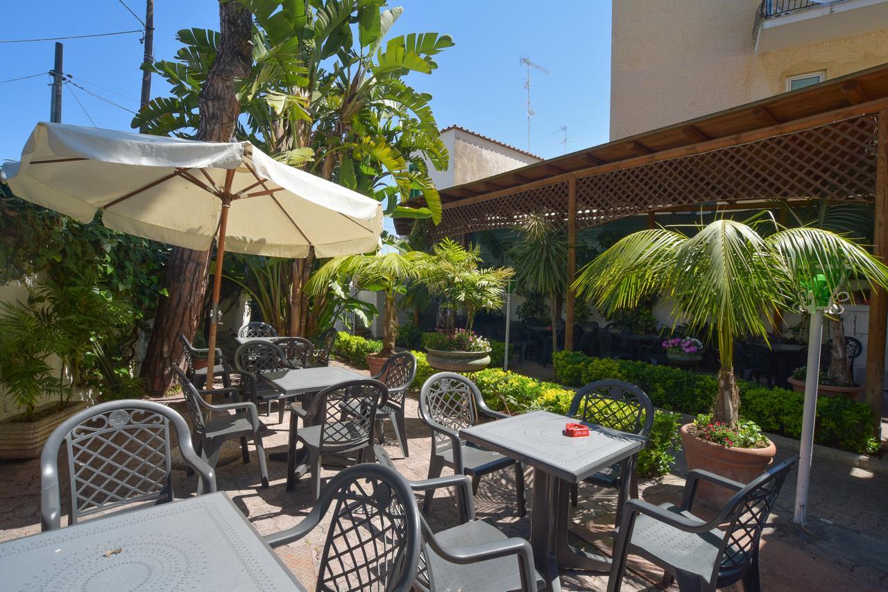 Charme Hotel La Villa Tina อีสเกีย ภายนอก รูปภาพ