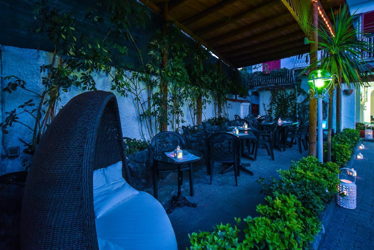 Charme Hotel La Villa Tina อีสเกีย ภายนอก รูปภาพ