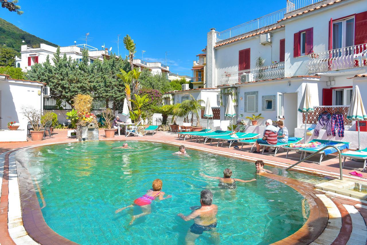 Charme Hotel La Villa Tina อีสเกีย ภายนอก รูปภาพ
