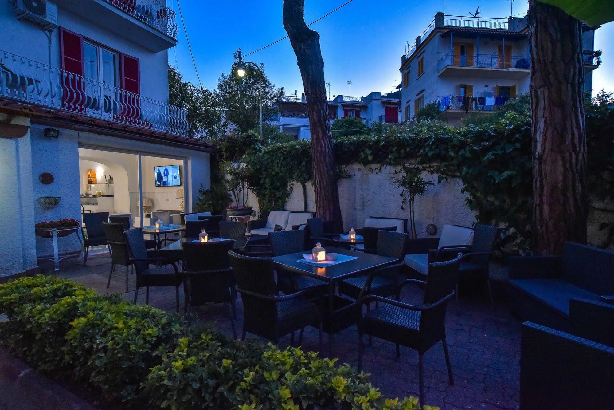 Charme Hotel La Villa Tina อีสเกีย ภายนอก รูปภาพ